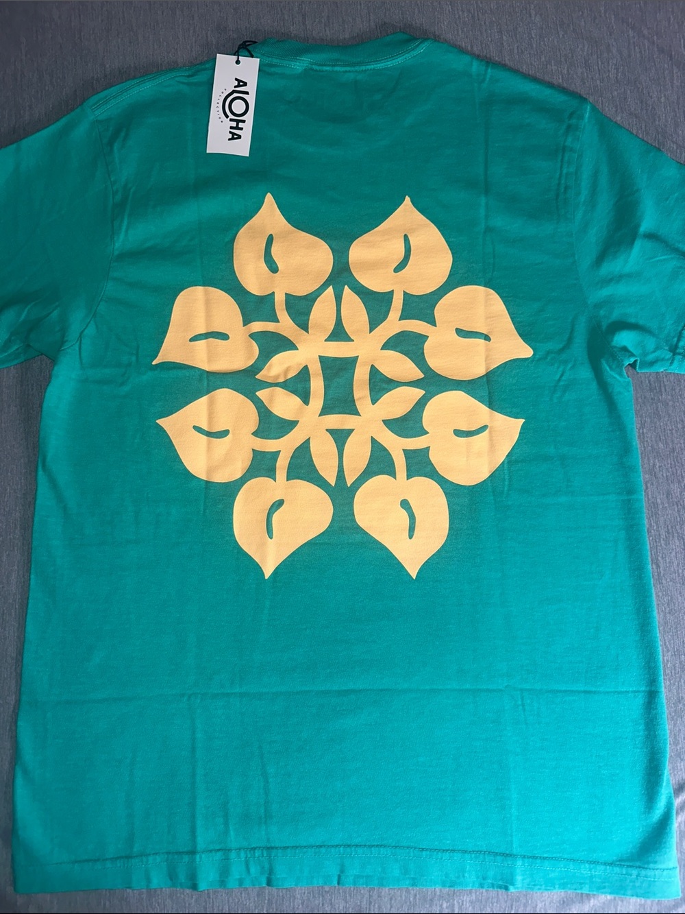 ALOHA COLLECTION “BIG SHOW” TSHIRT - Picture 3 of 3